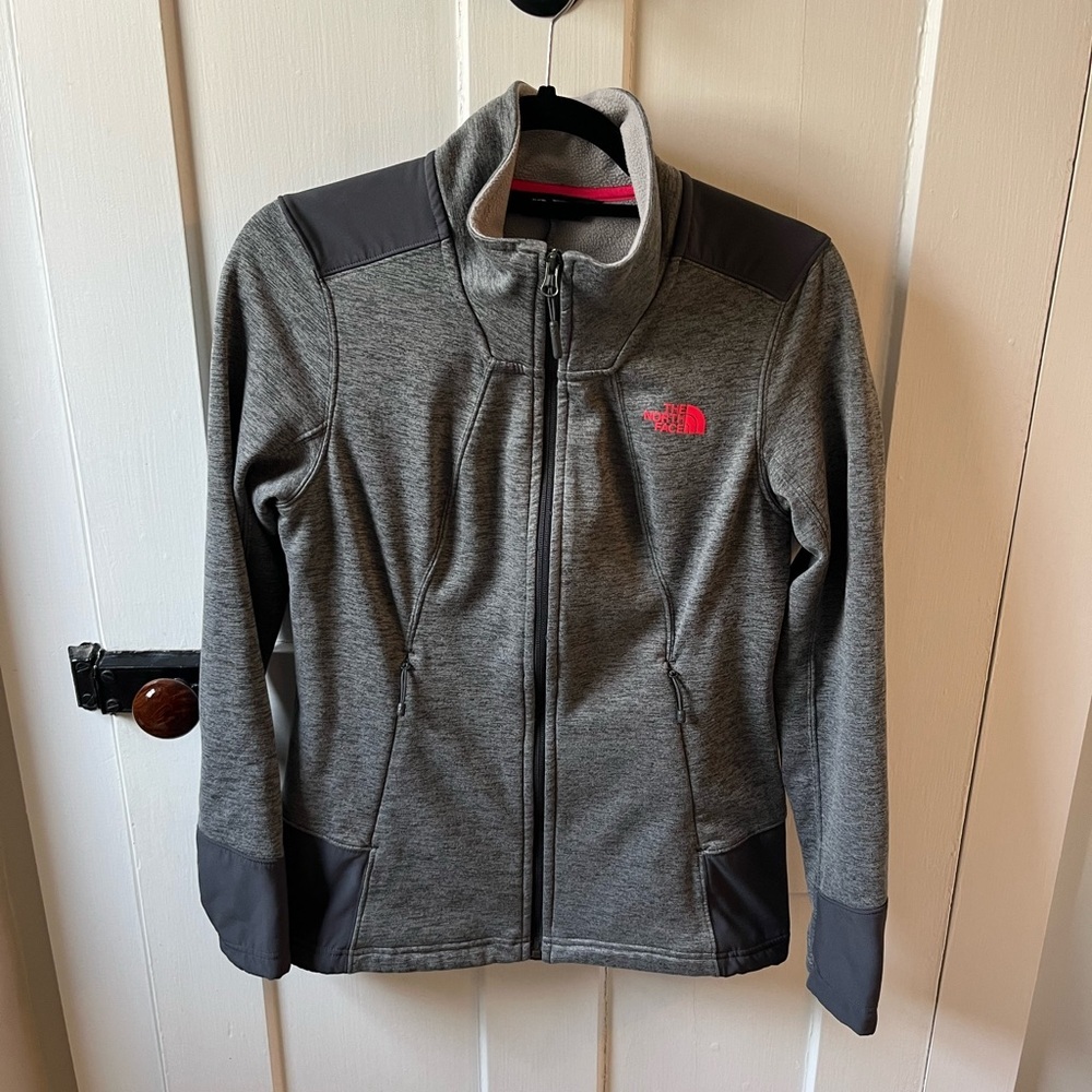 The North Face Women’s Soft Shell Zip Up Jacket Size medium